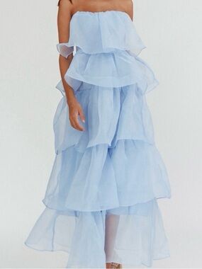 Super fun ruffle dress by Selfie Leslie NWT